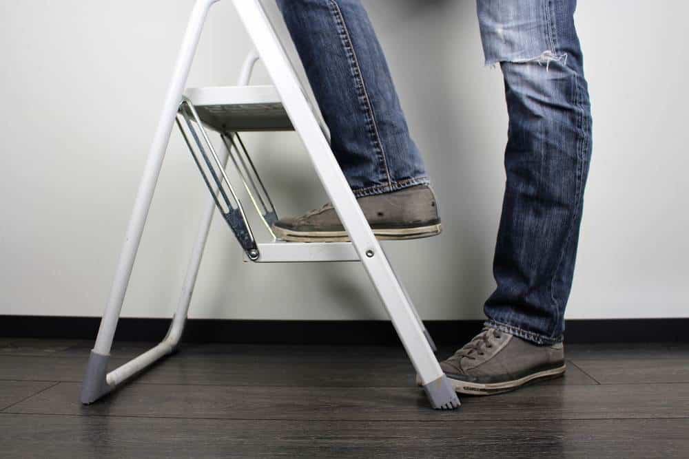 safety step stool with handle